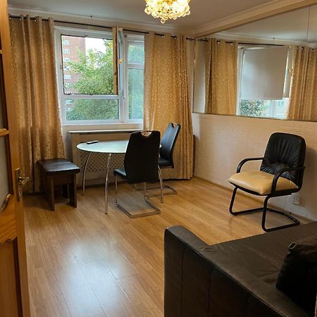 1 Bedroom Flat Close To City With Free Parking Arrangement London Exterior photo