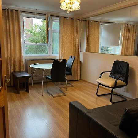 1 Bedroom Flat Close To City With Free Parking Arrangement London Exterior photo