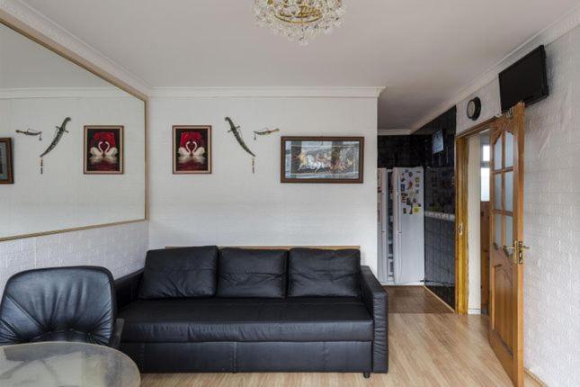 1 Bedroom Flat Close To City With Free Parking Arrangement London Exterior photo