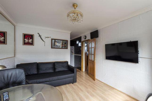 1 Bedroom Flat Close To City With Free Parking Arrangement London Exterior photo